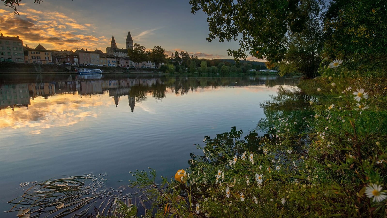 Tournus - Saint-Amour : La Bresse, à la gloire de la gastronomie