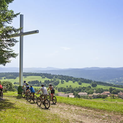 Parcours VTTAE 28 bleu - Tour des Belvédères - Espace FFC Ain Forestière