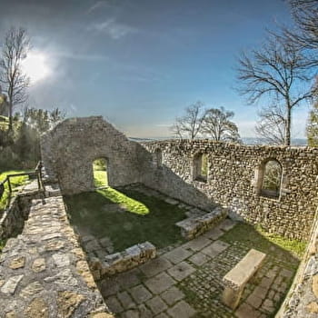 Les Falaises et le Château - MONTFAUCON