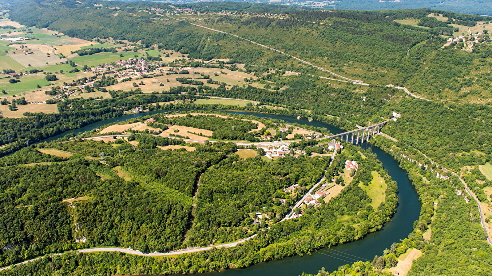 Circuit Jurassic Vélo Tours n° 38 - Les Gorges de l'Ain et ses méandres par la chapelle de St Maurice d'Echazeaux