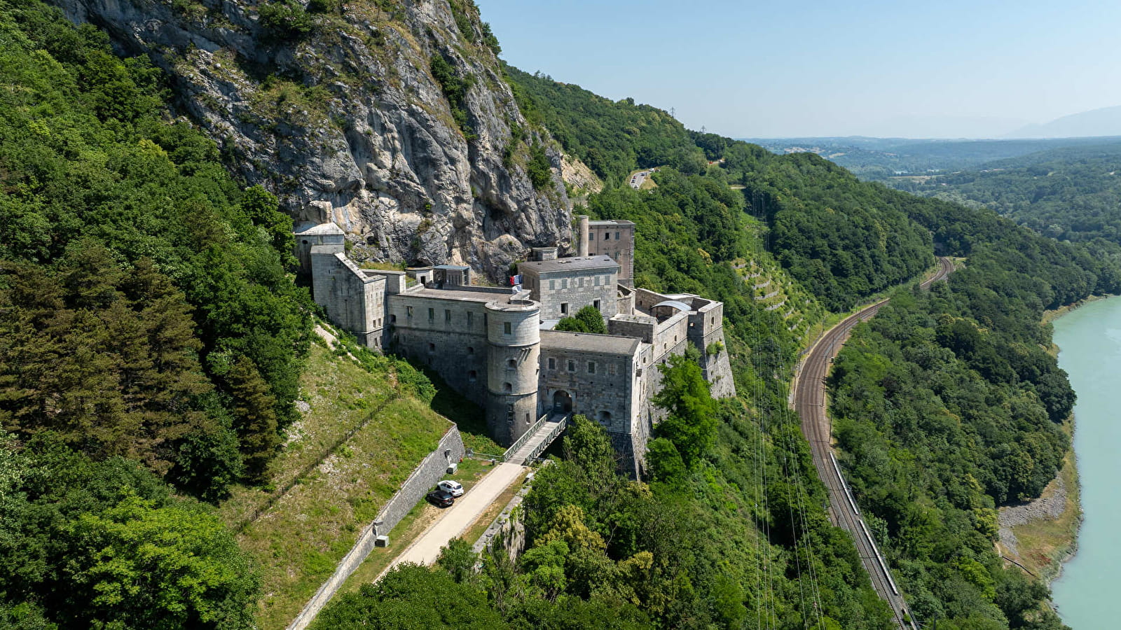 Randonnée pédestre : Fort l'Écluse au bord du Rhône