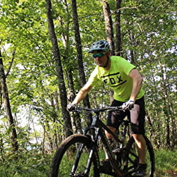 Parcours VTT 55 rouge - Sur les chemins des maquisards - Espace FFC Ain Forestière - ARANC