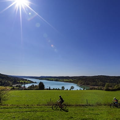 Tour du Lac Saint-Point