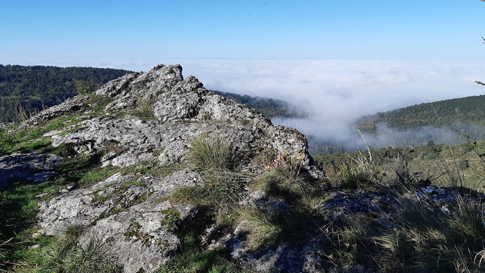 Randonnée - Crête de la Cabatane - Sur les roches