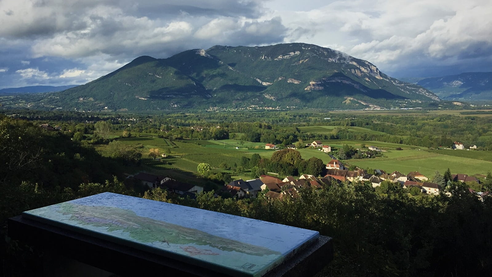Randonnée pédestre : Le circuit des caves bugistes