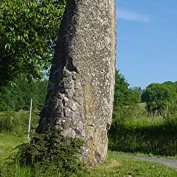 Le menhir - BROYE