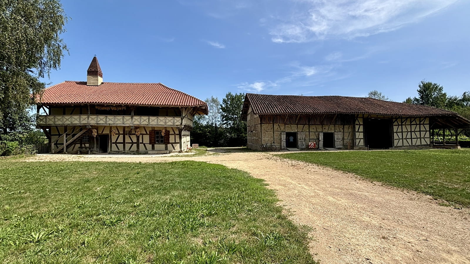 Itinérance L'Ain à Vélo - La Bresse, étranges sarrasines (3 jours)