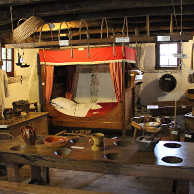 Liaison VTT (L) Liaison Base de loisirs de la Grange du Pin - Ecomusée Pays en Bresse