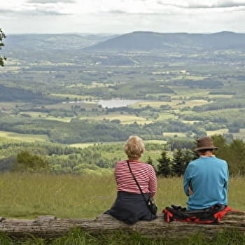 Panorama sur le Mont Beuvray -