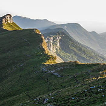 Randonnée pédestre : sur les traces des passeurs - CHEZERY-FORENS