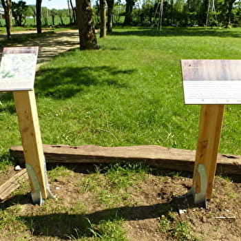 Sentier ludique 'Histoires parallèles des 2 sapins' à Songieu - HAUT VALROMEY