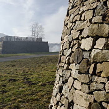 Bibracte, tour des remparts - SAINT-LEGER-SOUS-BEUVRAY