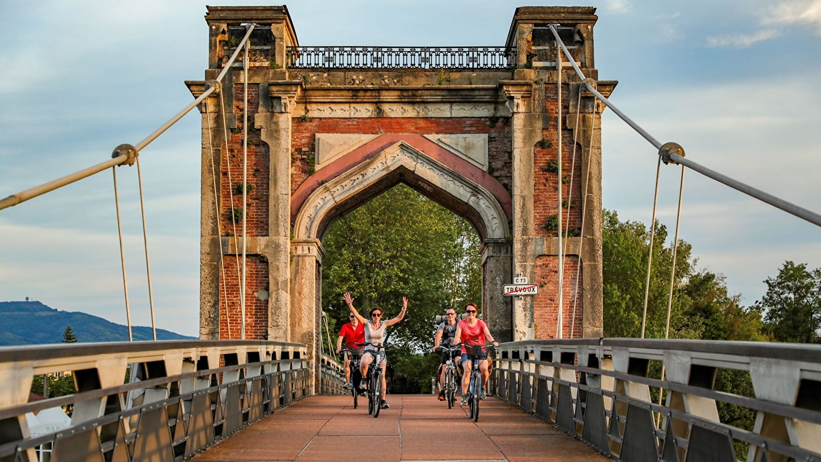 Itinérance L'Ain à Vélo - Le Val de Saône, pays d'art, d'histoire et de légendes (2 jours)