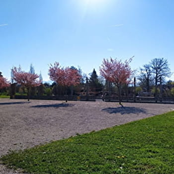 Allée et parc de la Tire - FERNEY-VOLTAIRE