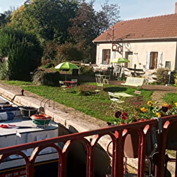 Au Bistrot du Canal - Restaurant - CHASSIGNELLES