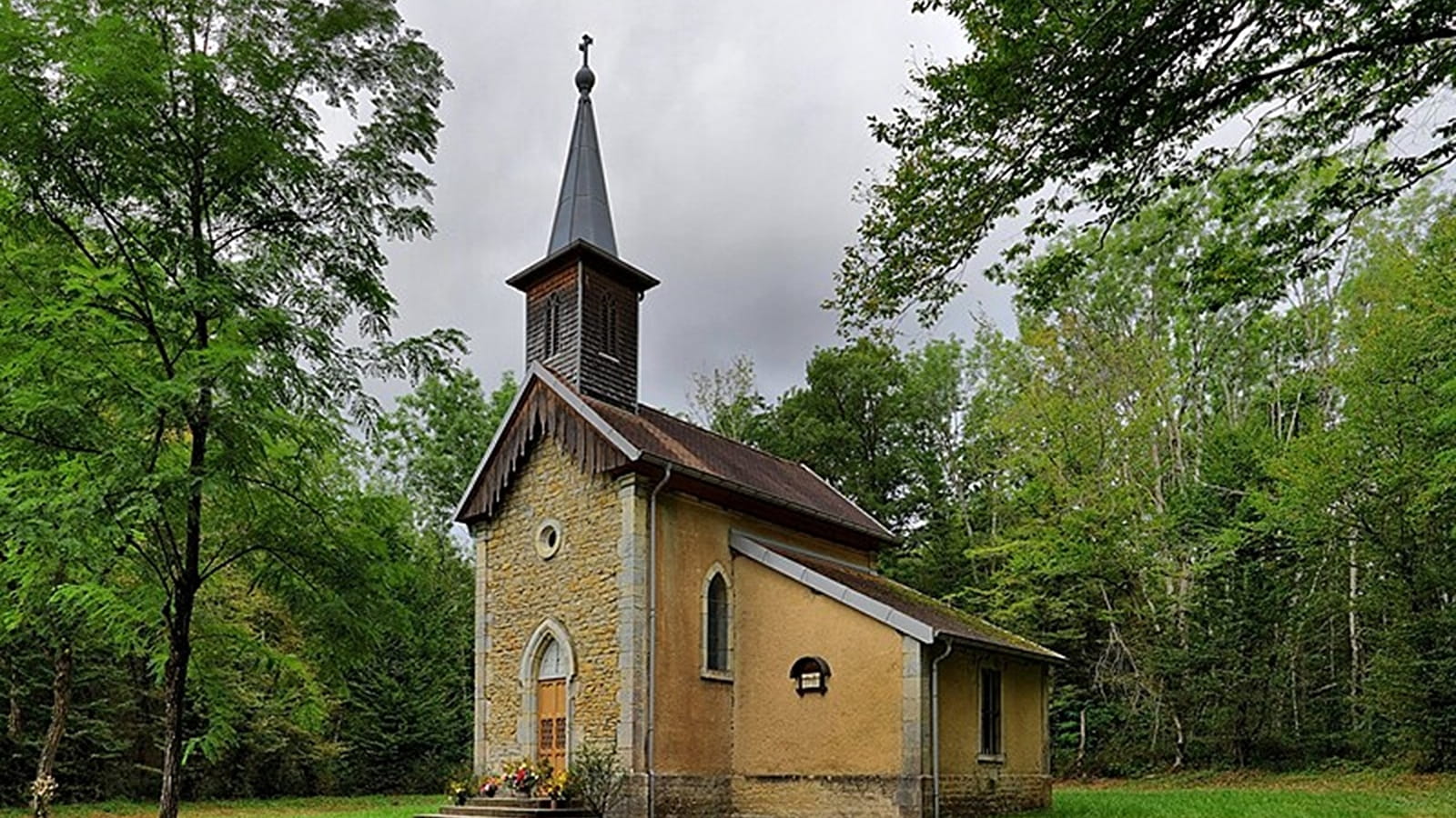 Montée à la Tour des Bois