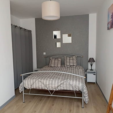 Location 'Au Café du Réveil' - Loïc Grosjean