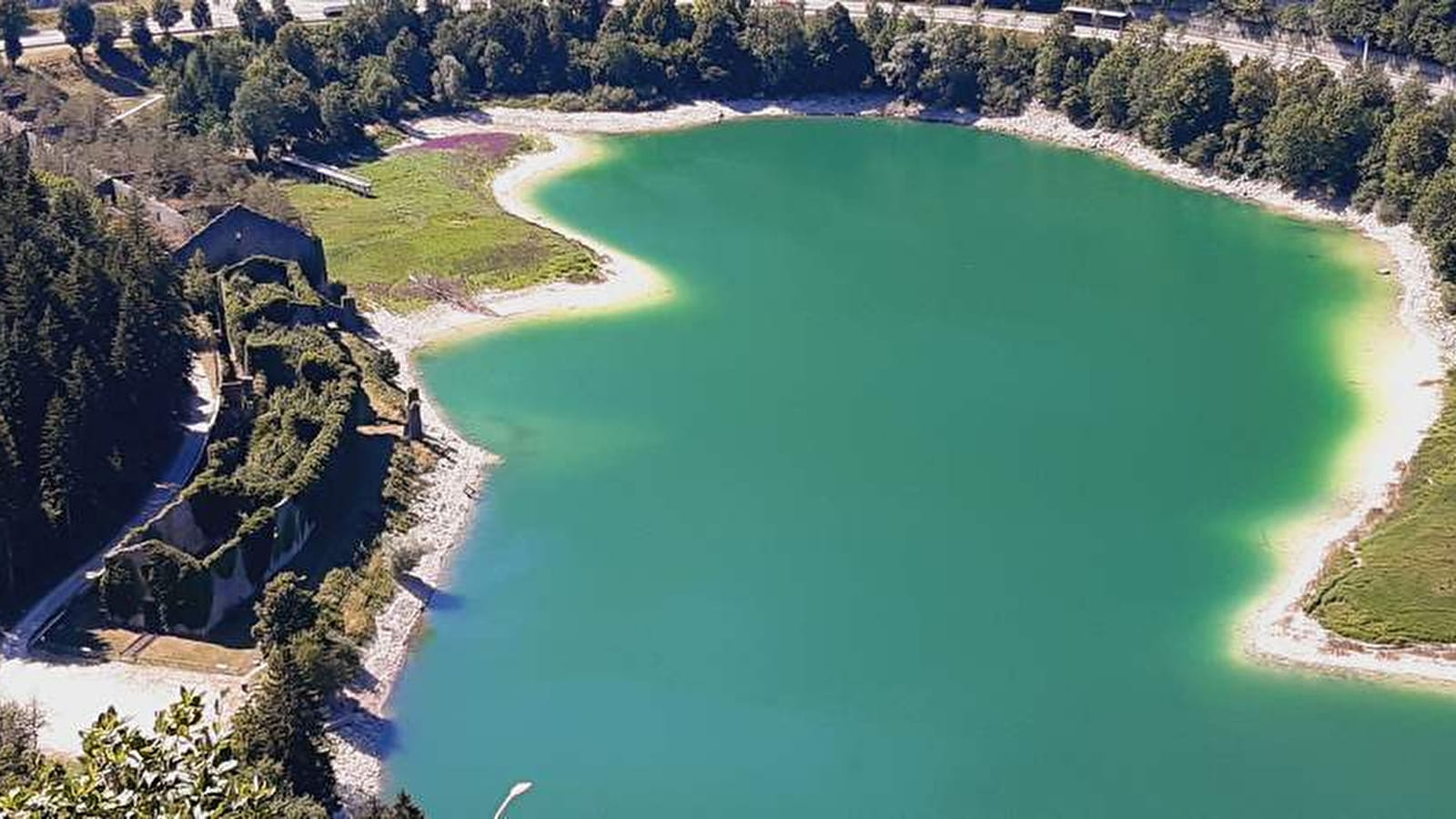 Circuit Jurassic Vélo Tours n° 42 - Le tour des Monts d'Ain par la Chartreuse de Meyriat