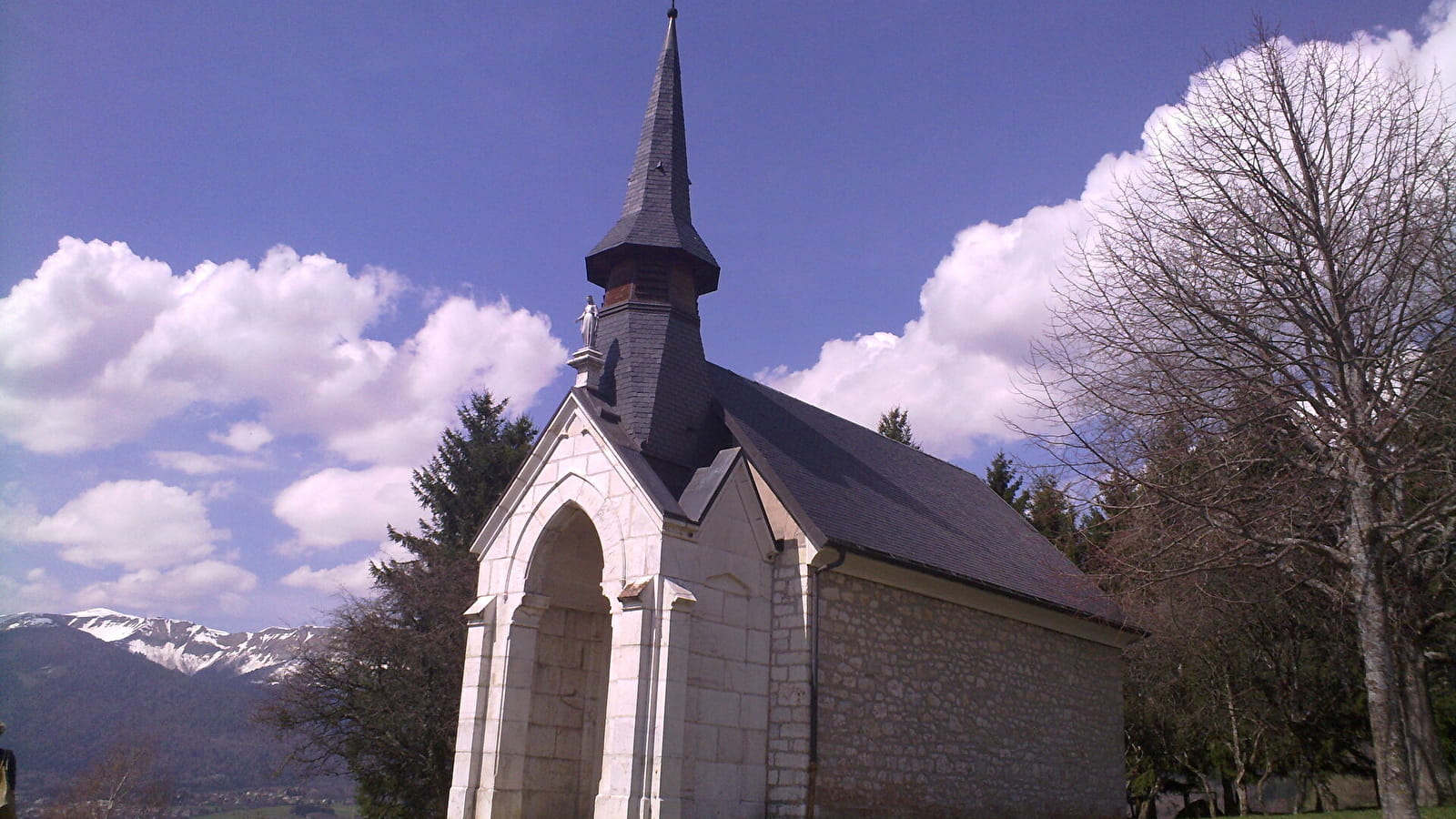 Randonnée : Les Bas Monts et le chemin des Genêts