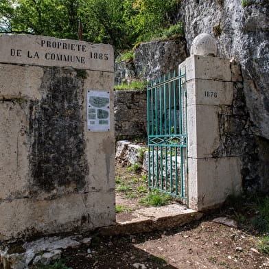 Le site Pierre Boisson : tombeau et lieu d'habitation à Parves-et-Nattages