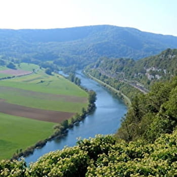 Vallée du Doubs en voiture - BAUME-LES-DAMES