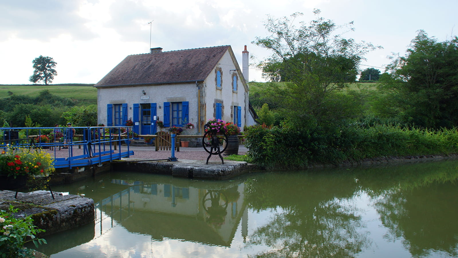 Du Canal du Nivernais à Moulins-Engilbert