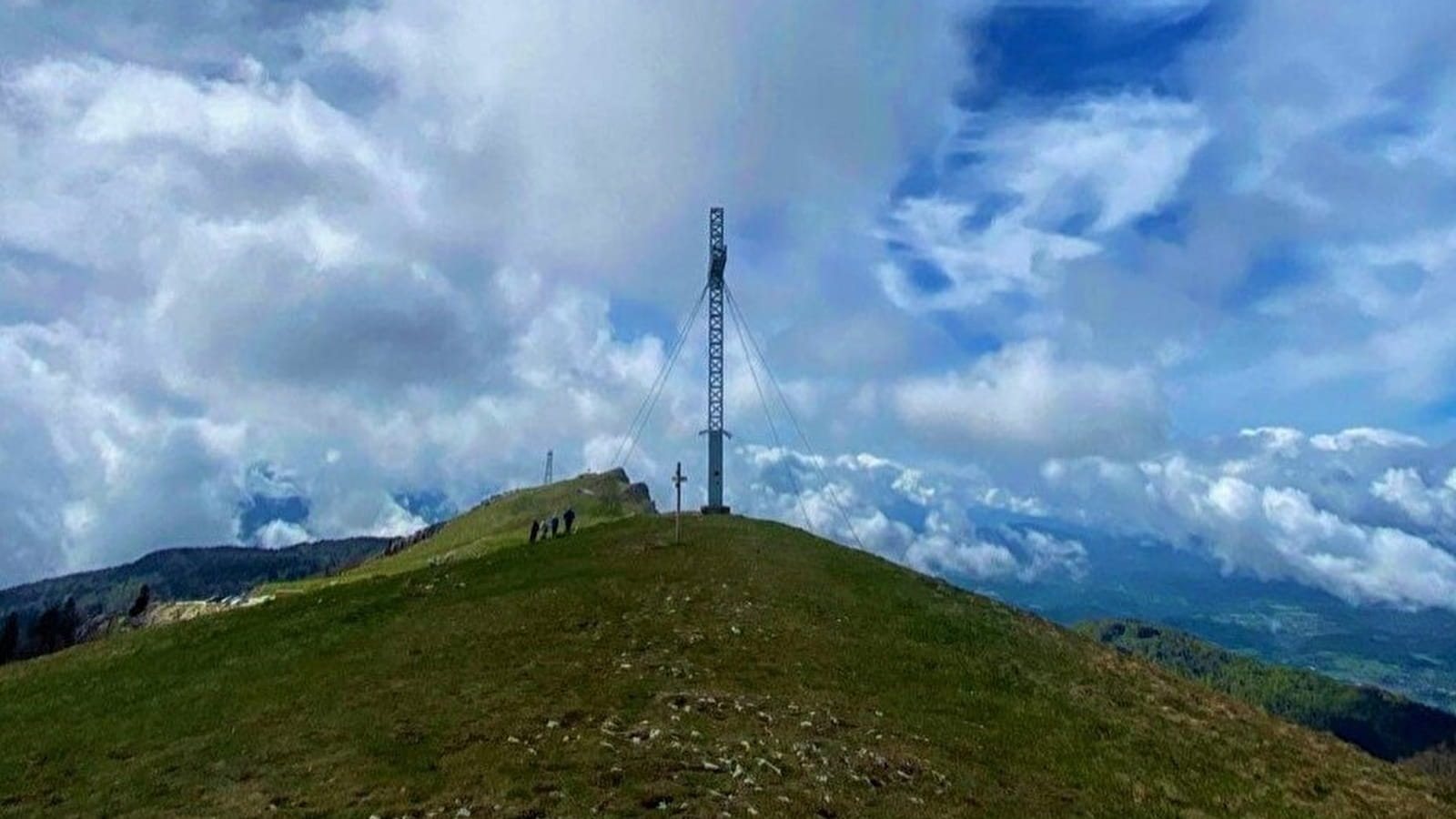 Parcours trail : montée du Grand Colombier depuis Munet