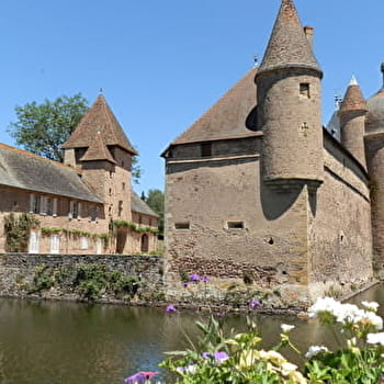 Du haut de La Clayette au bord du lac - LA CLAYETTE