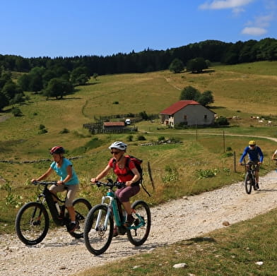 Parcours VTT 13 rouge - Le sud du Plateau de Retord - Espace FFC Ain Forestière