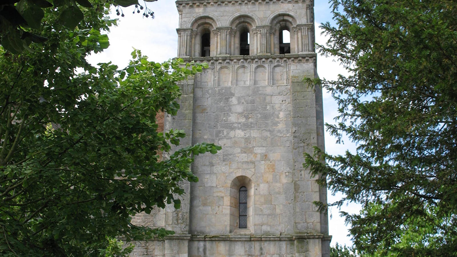 Paray-le-Monial : circuit n°7 - Église romane de Perrecy-les-Forges et canal du Centre