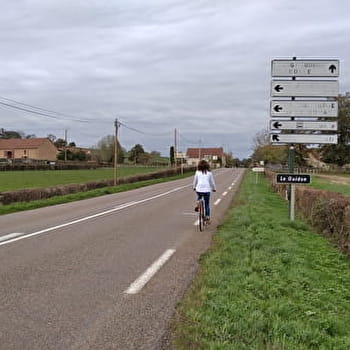 Boucle Bernard Thévenet - A la découverte du bocage charolais - CHAROLLES
