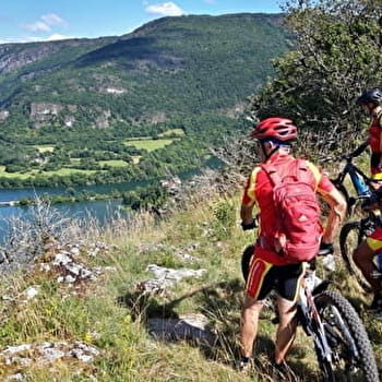 Circuit VTT n°30 (noir) - Monts de Corveissiat - Belvédères d'Echazeaux - CIZE