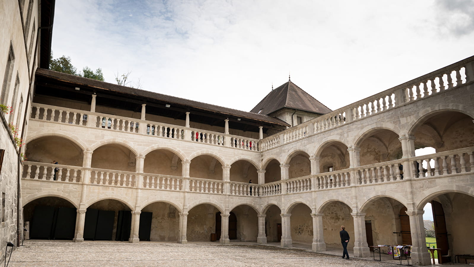 Randonnée VAE : Tour du Château de Clermont