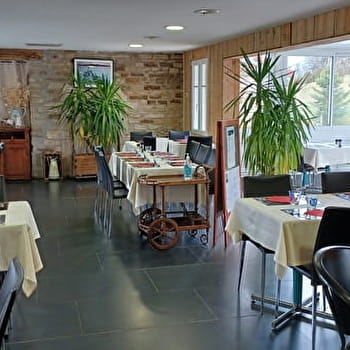 Le Paradis Vert - Source de Velleminfroy - VELLEMINFROY