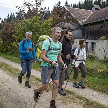 Les chemins de la contrebande - Le Colporteur - CLOS DU DOUBS