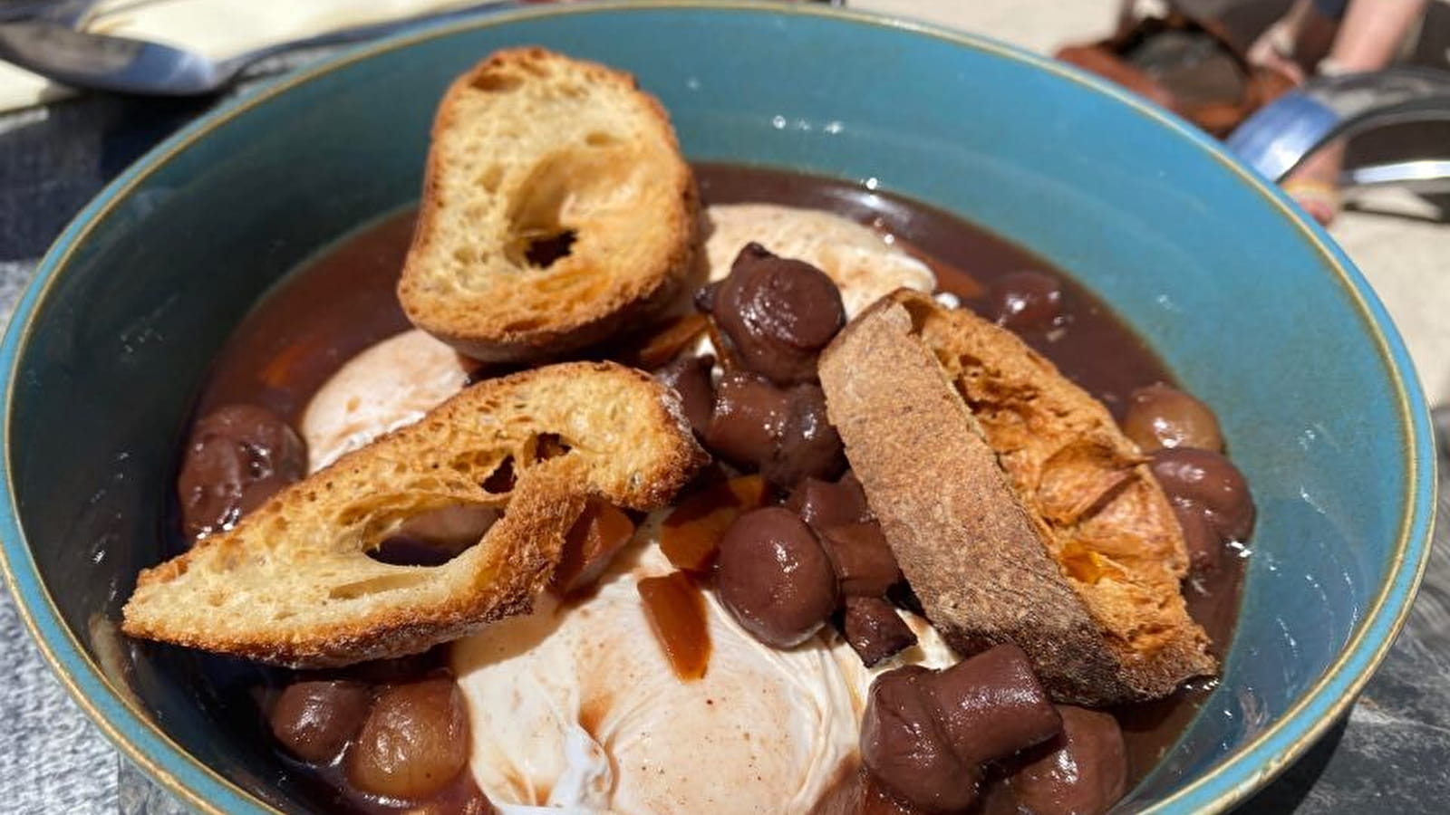 PARFAITS OEUFS EN MEURETTE