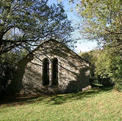 Balade - Chapelle et ruines du château de Montfort