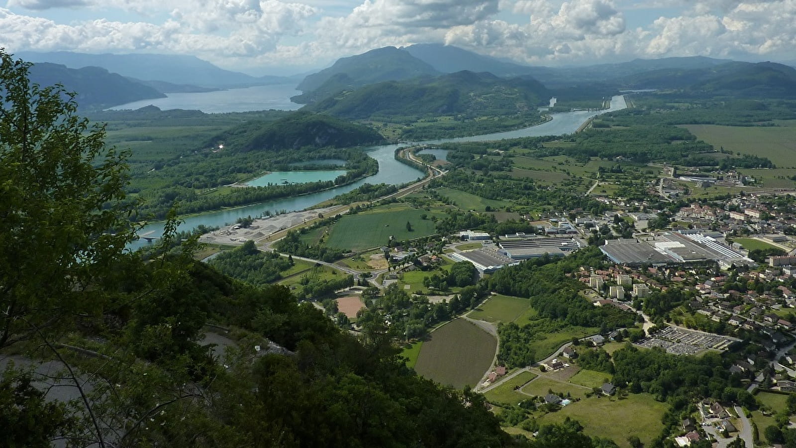 Grandes Traversées du Jura (GTJ) : Itinéraire VTT de Mandeure à Culoz via La Praille sur le Plateau d'Hauteville
