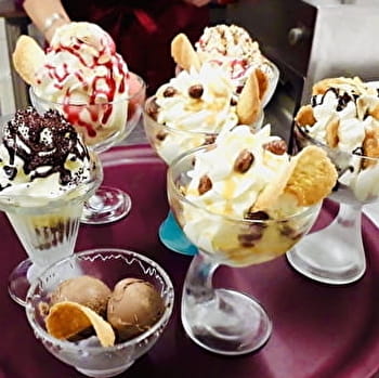 Le plaisir de déguster une glace -