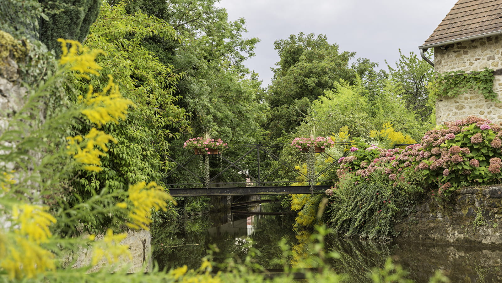 Flâner dans la petite Venise du Morvan
