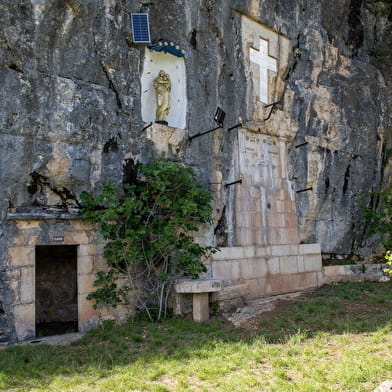 Le site Pierre Boisson : tombeau et lieu d'habitation à Parves-et-Nattages